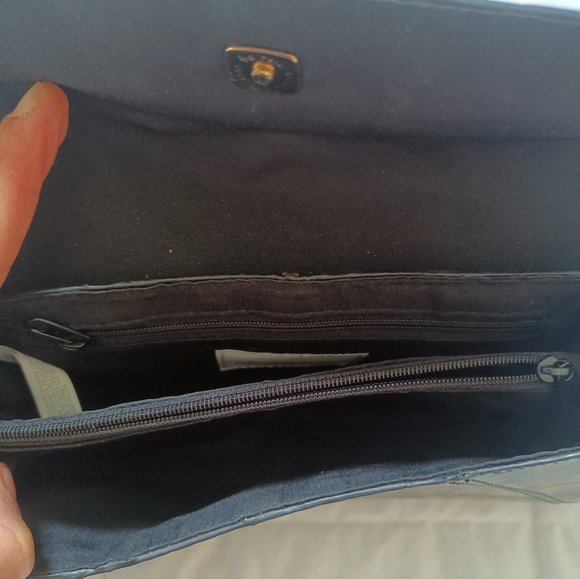 Vintage Y2K Liz Claiborne Shoulder Bag with Gold Chain Strap - Picture 7 of 9